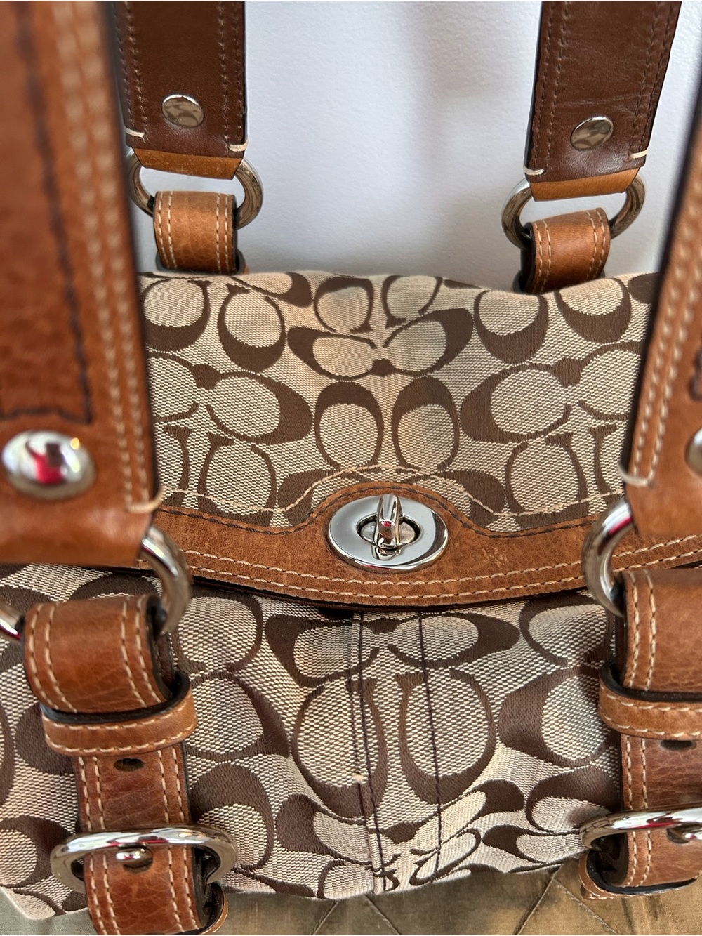VTG Y2K Coach Chelsea Signature Turnlock Shoulder Bag Tan Leather Trim 10986 - Picture 2 of 11